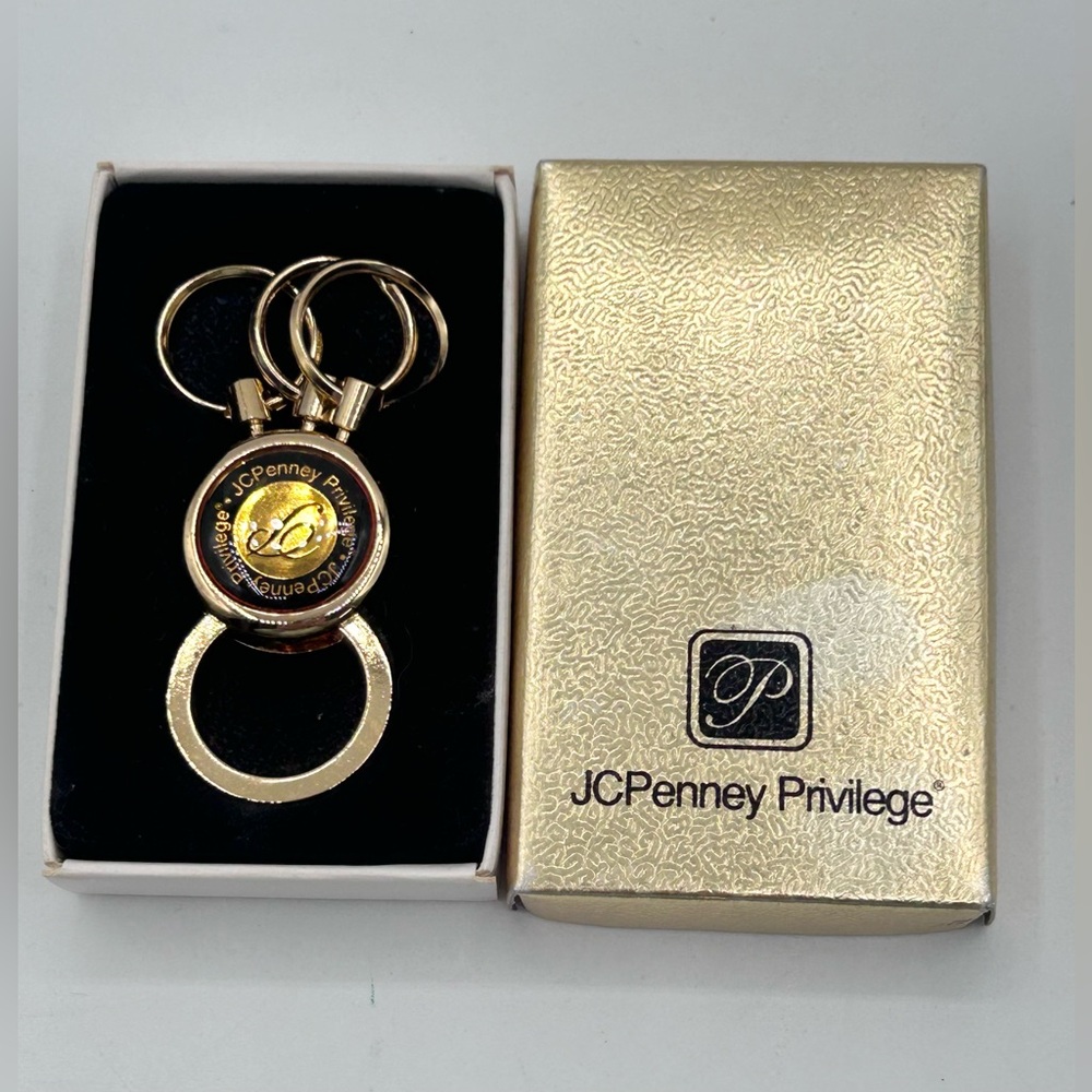 Vintage JC Penney Privilege Promo Key Chain With 5 Rings Gold Tone New In Box